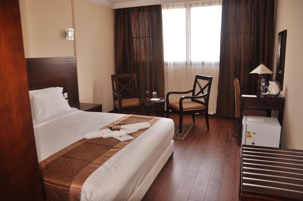 Central Hotel Tana Ανταναναρίβο Δωμάτιο φωτογραφία